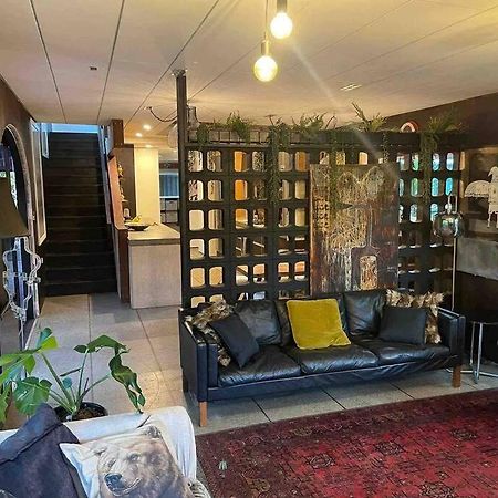 Electric Waihi Beach House - Family & Dog Friendly, Close To Beach, Pool Table, Outdoor Fire Room, Skate Ramp Bowentown Exterior foto