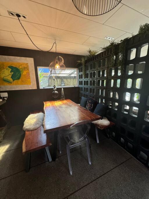 Electric Waihi Beach House - Family & Dog Friendly, Close To Beach, Pool Table, Outdoor Fire Room, Skate Ramp Bowentown Exterior foto