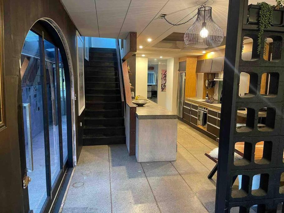 Electric Waihi Beach House - Family & Dog Friendly, Close To Beach, Pool Table, Outdoor Fire Room, Skate Ramp Bowentown Exterior foto