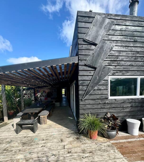 Electric Waihi Beach House - Family & Dog Friendly, Close To Beach, Pool Table, Outdoor Fire Room, Skate Ramp Bowentown Exterior foto